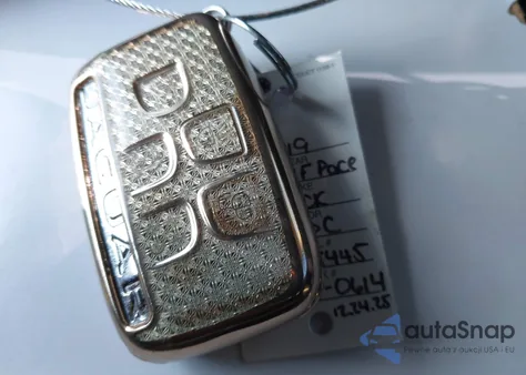 2019 Jaguar F-Pace 25T Premium z USA, uszkodzony, nr VIN SADCJ2FXXKA395445